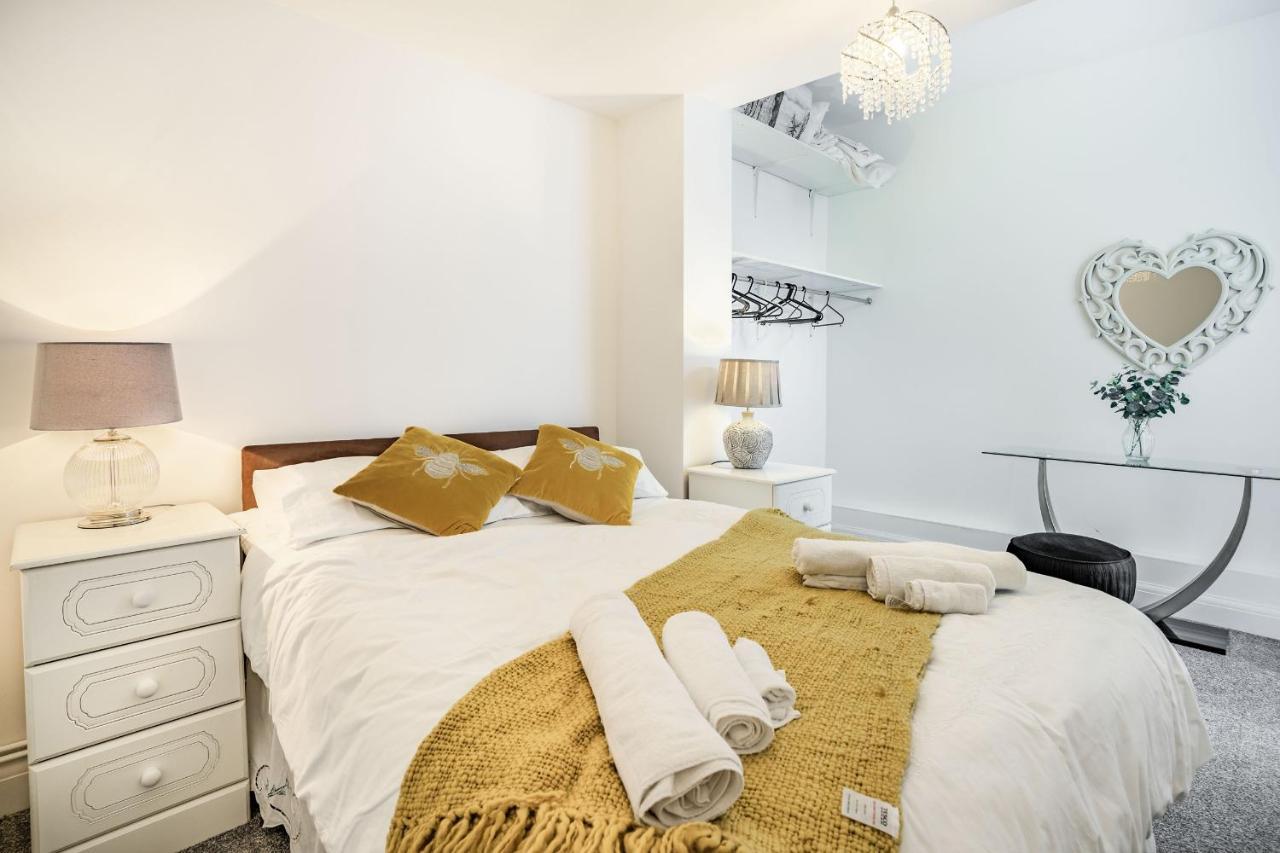 76a Mackworth Road *